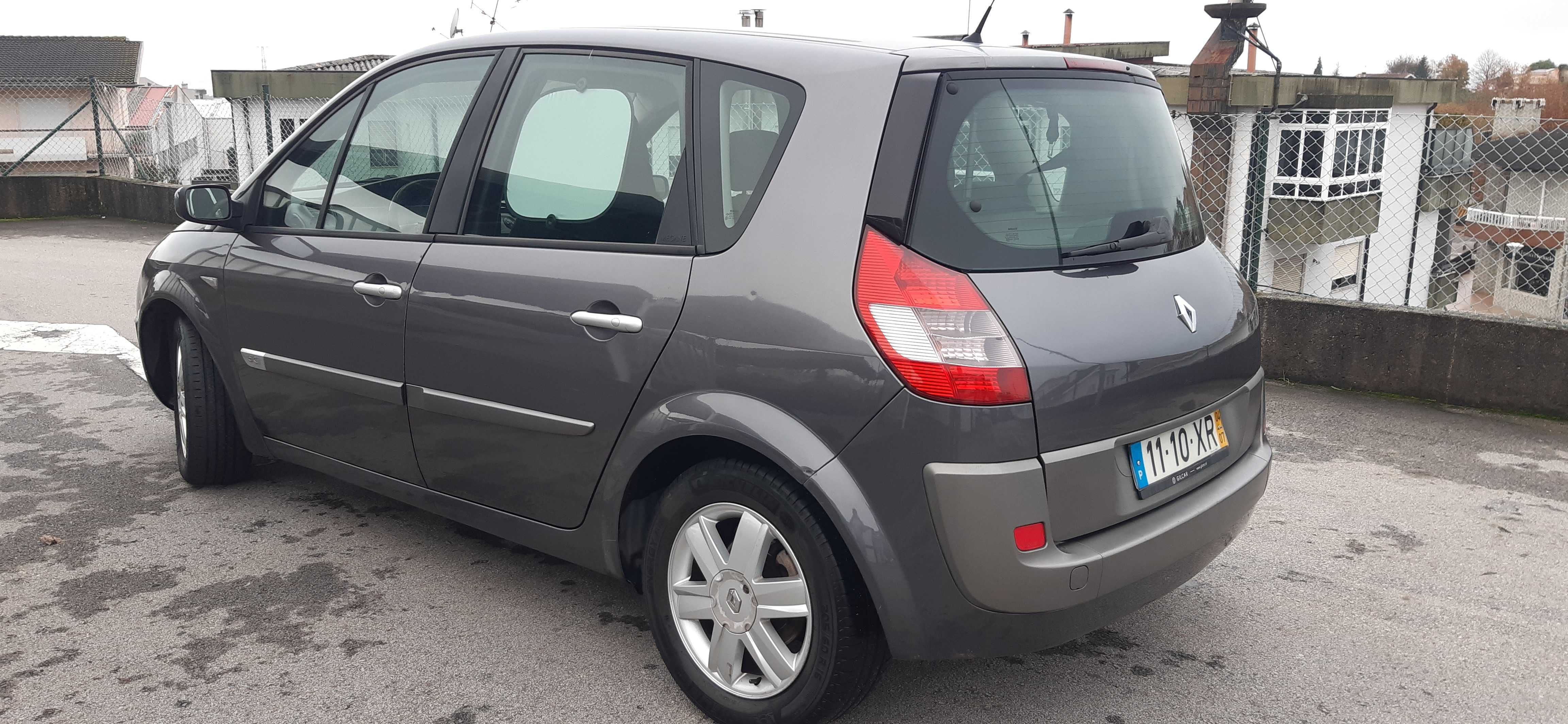 Vendo um Renault Scenic