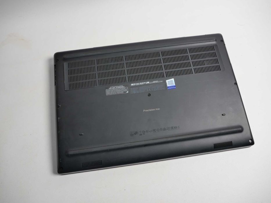 Робоча станція Dell Precision 7530 i5-8300H FullHD IPS 32GbRAM 250 SSD