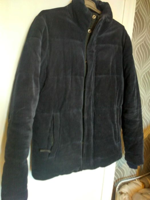 Теплая вельветовая мужская куртка.