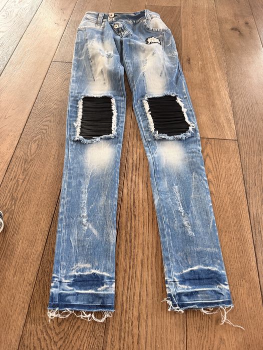 Jeansy Foggi czarne podbicia – streetwear z charakterem!