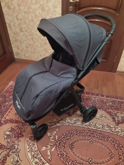 Дитяча коляска в
