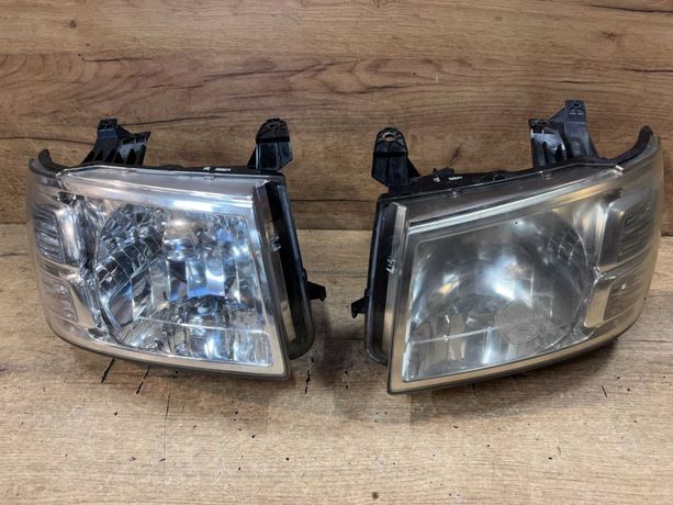 Lampy/reflektor przedni lewy prawy Ford Ranger II