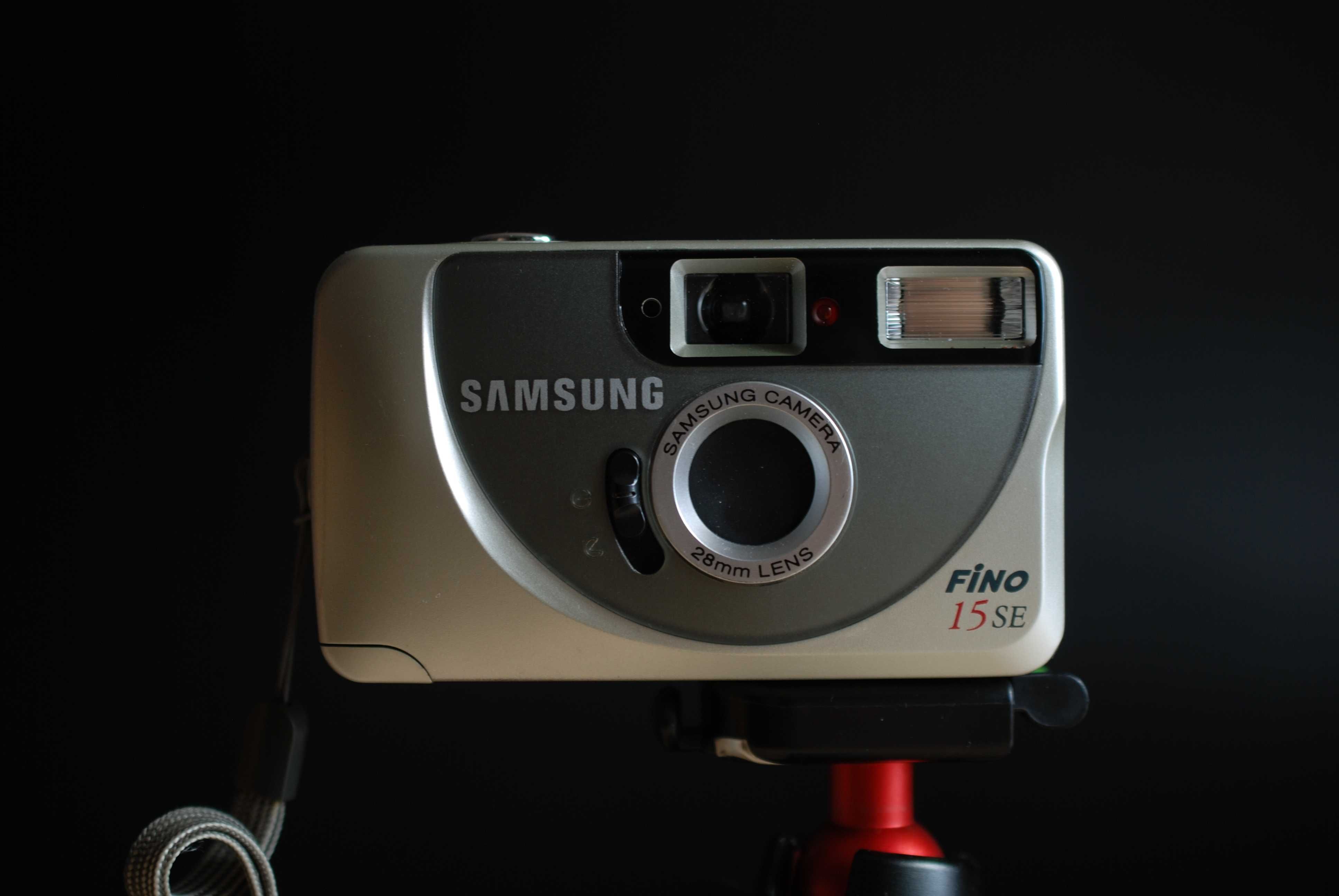 Analogowy aparat point and shot Samsung Fino 15 SE + klisza (film)