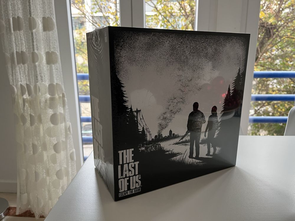 The Last of Us: Escape the Dark • NOVO • Board game