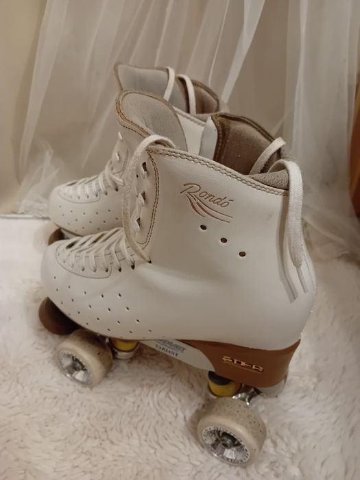 Patins com o número 270