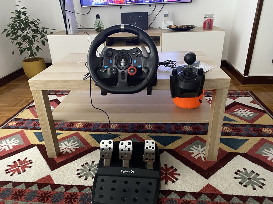 Volante Logitech G29 + mudancas.