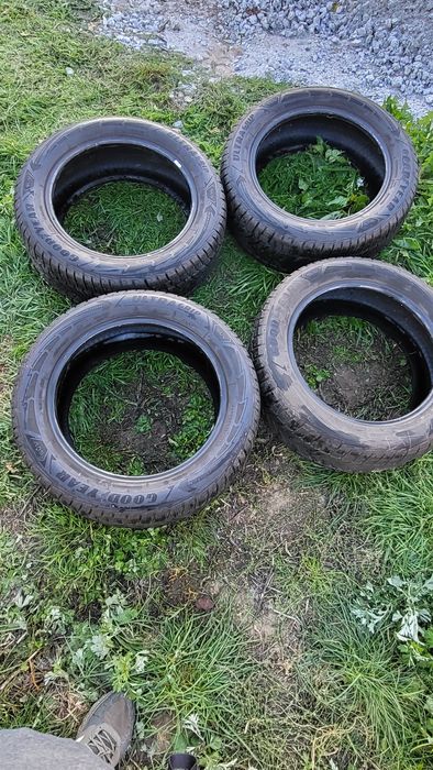 Opony zimowe  Good Year 235/55/R18