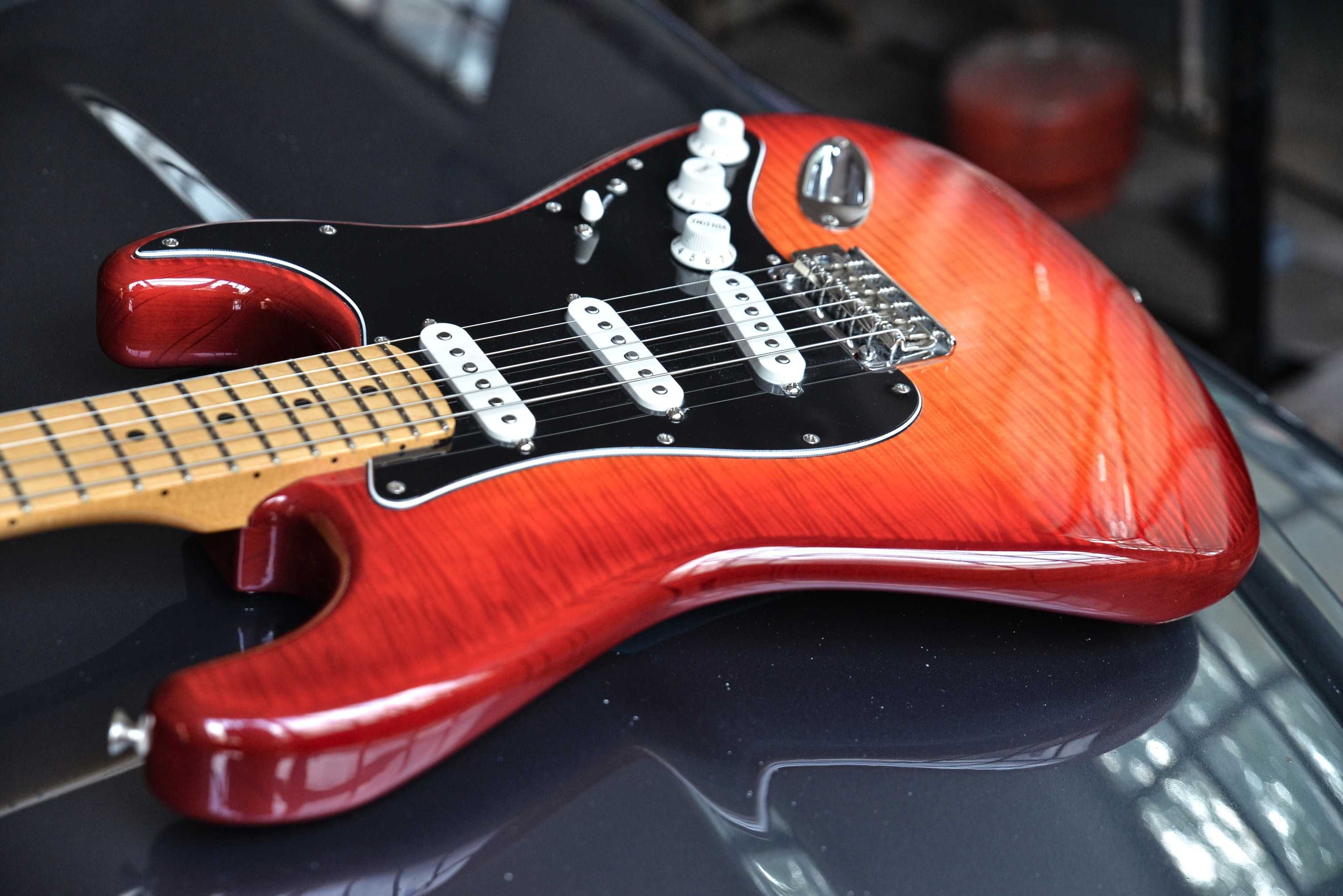 Fender Player Plus Top Stratocaster
