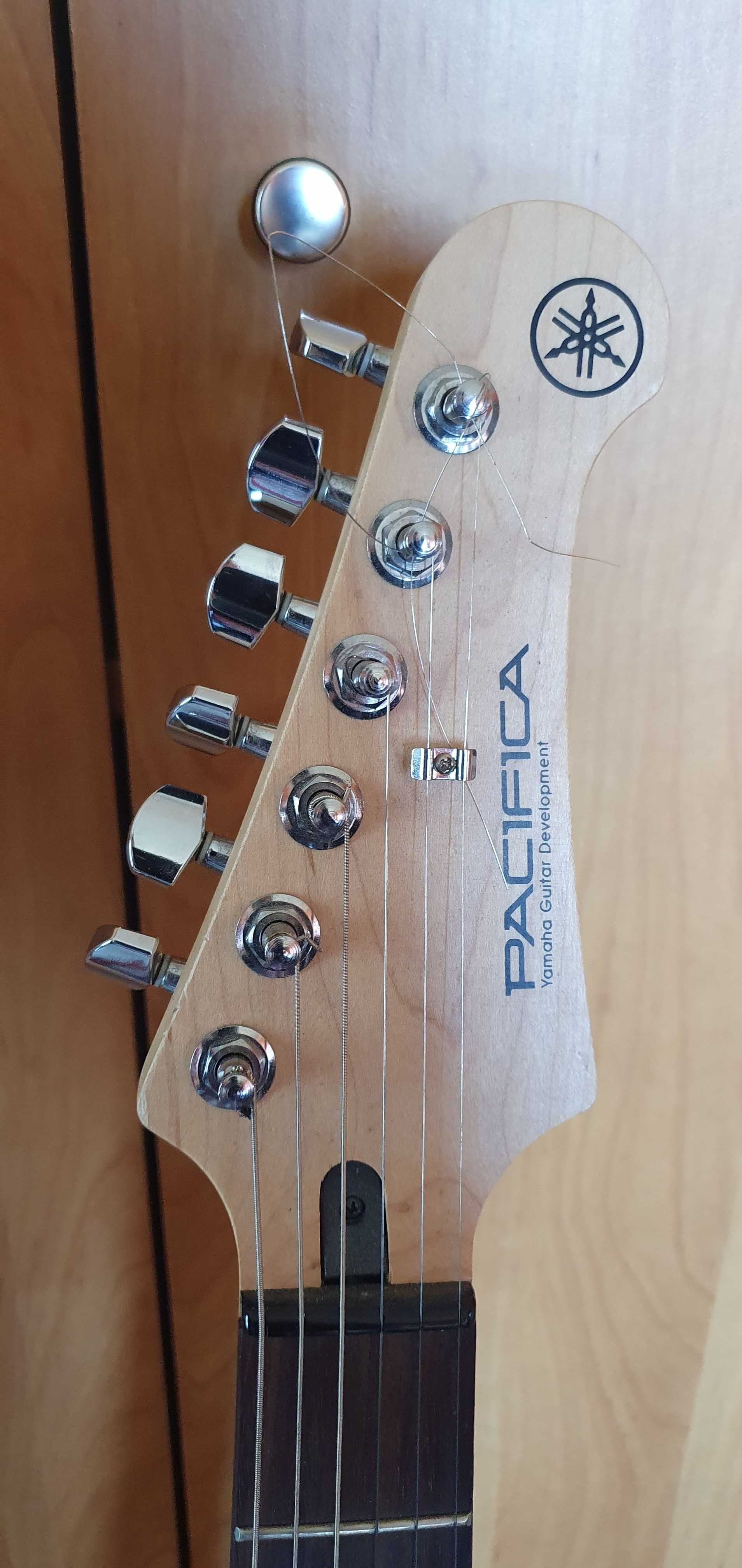 Gitara elektryczna Yamaha Pacifica 112V praworęczna + pokrowiec