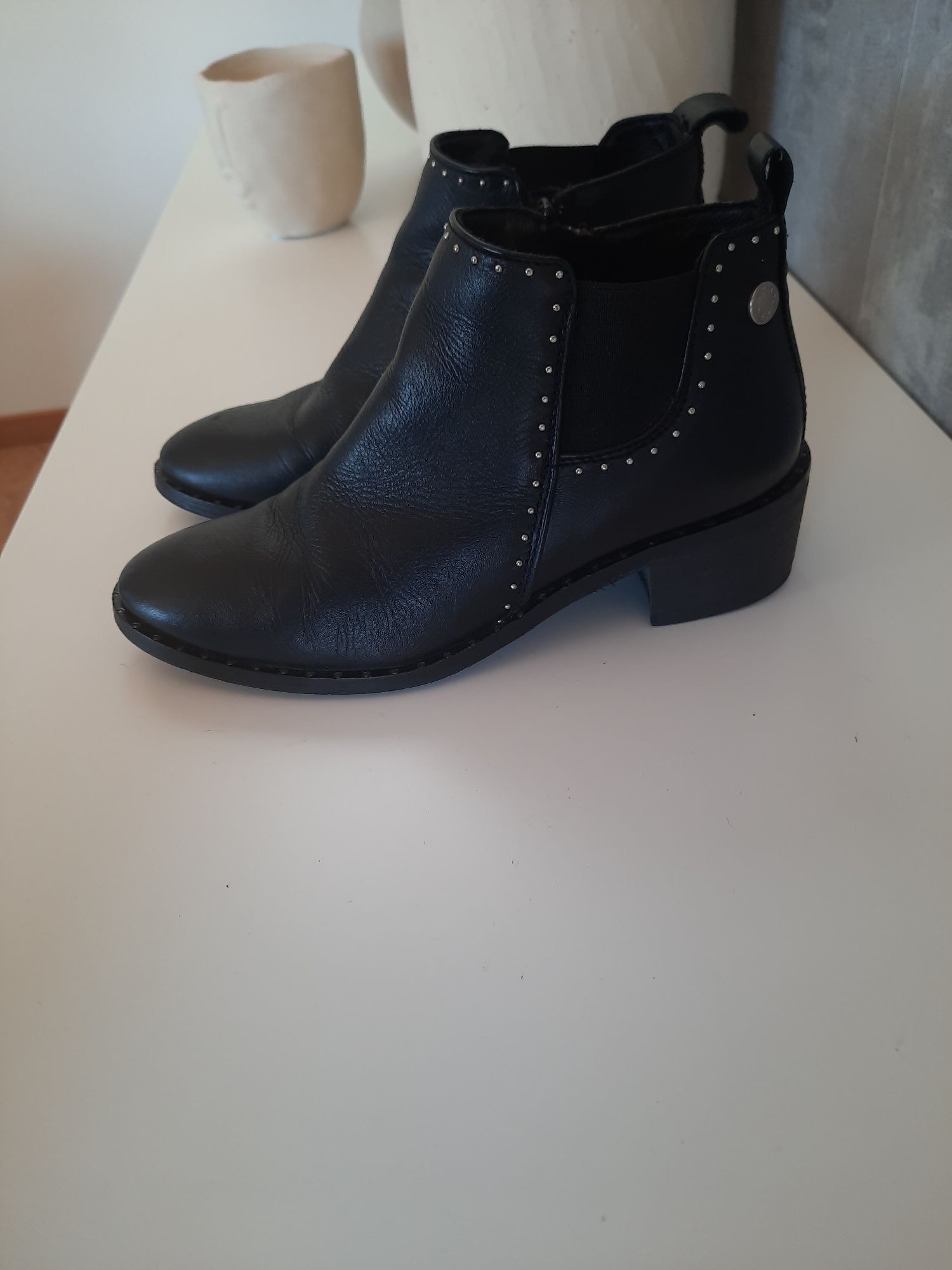 Botas em pele n°36