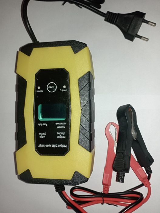 Зарядний пристрій імпульсний 12в6а.