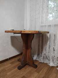 Антикварный деревянный стол