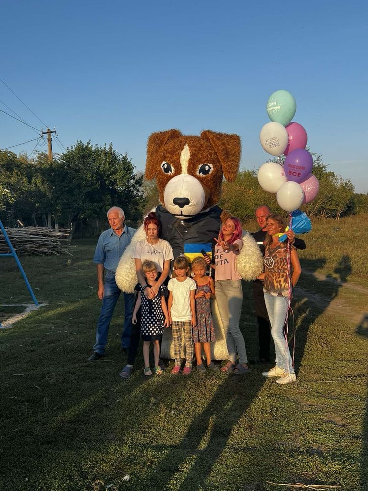 Привітання від пса Патрона та Ведмедика самого великого у місті