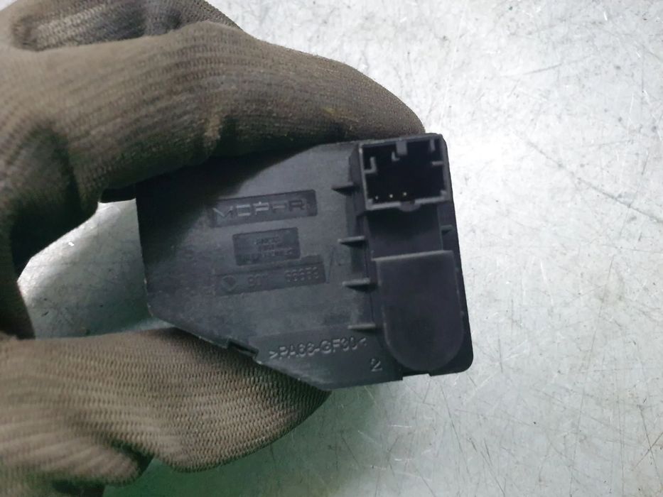 Comando de bancos FIAT 500X (334_)