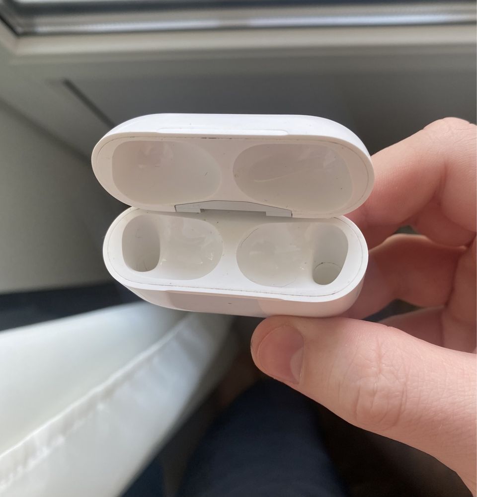 Кейс Apple AirPods Pro оригинал