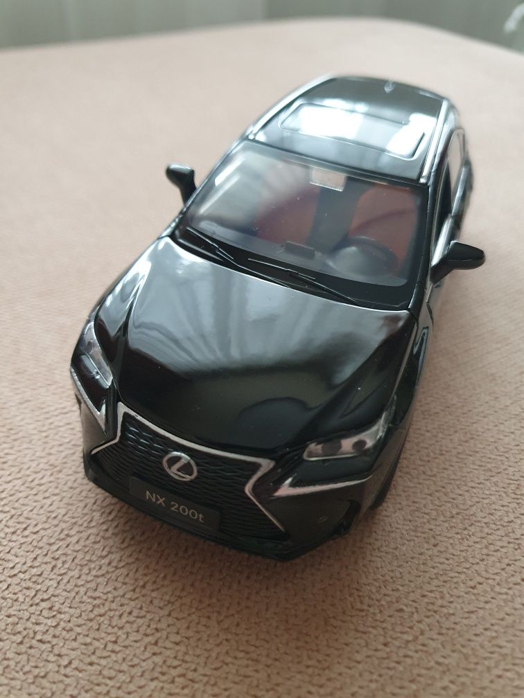 Lexus NX 1:32 метал