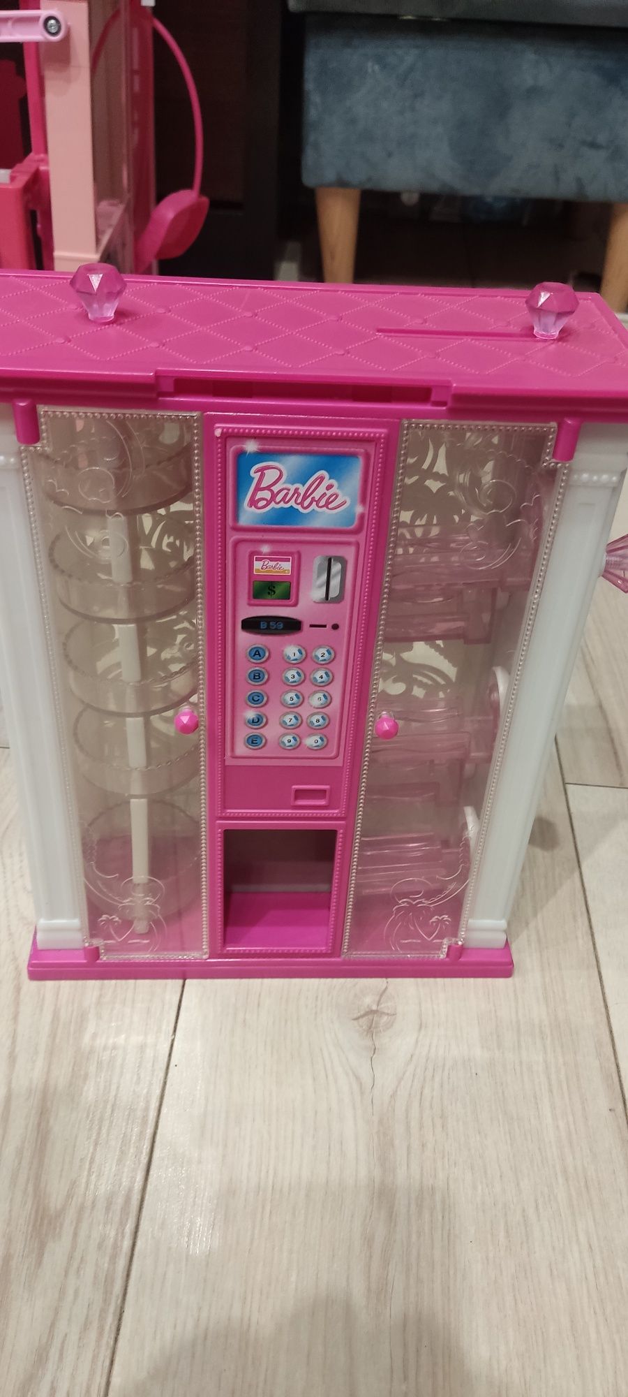 Barbie Szafa na ubrania, buty, wieszakii