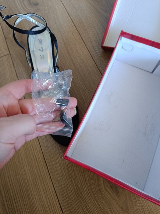 Szpilki z kryształkami buty na obcasie 39