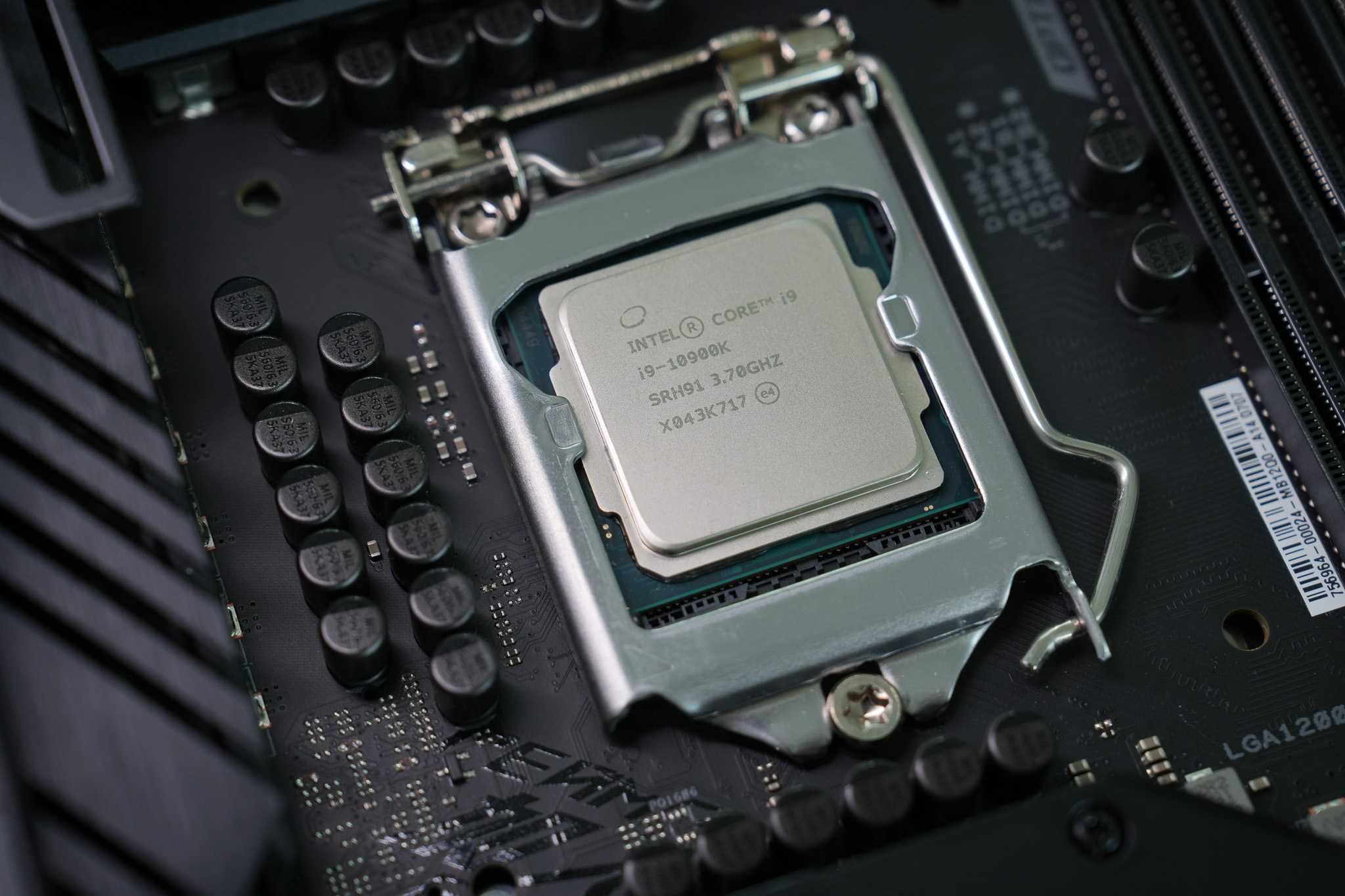 Procesor Intel i9-10900k +  ASUS ROG STRIX Z490-F GAMING (uszkodzona)