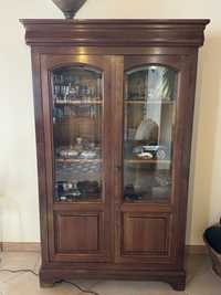 Vitrine em cerejeira