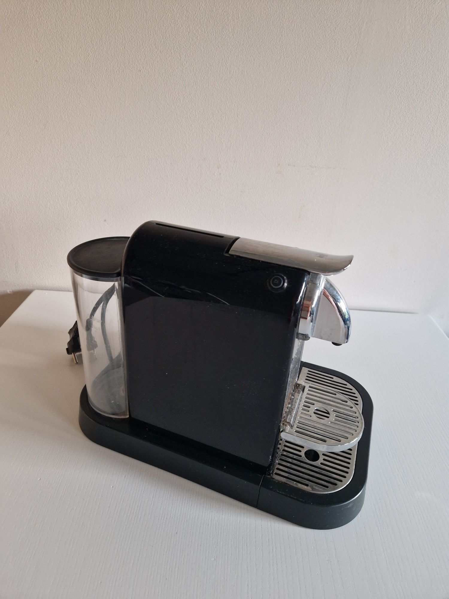 Ekspres Nespresso Delonghi na kapsułki