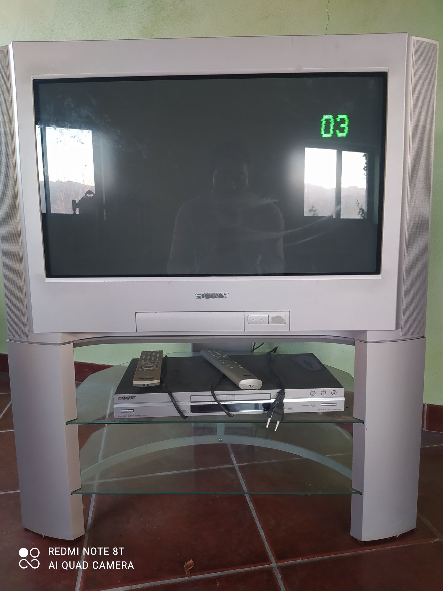 Tv sony + DVD em bom estado