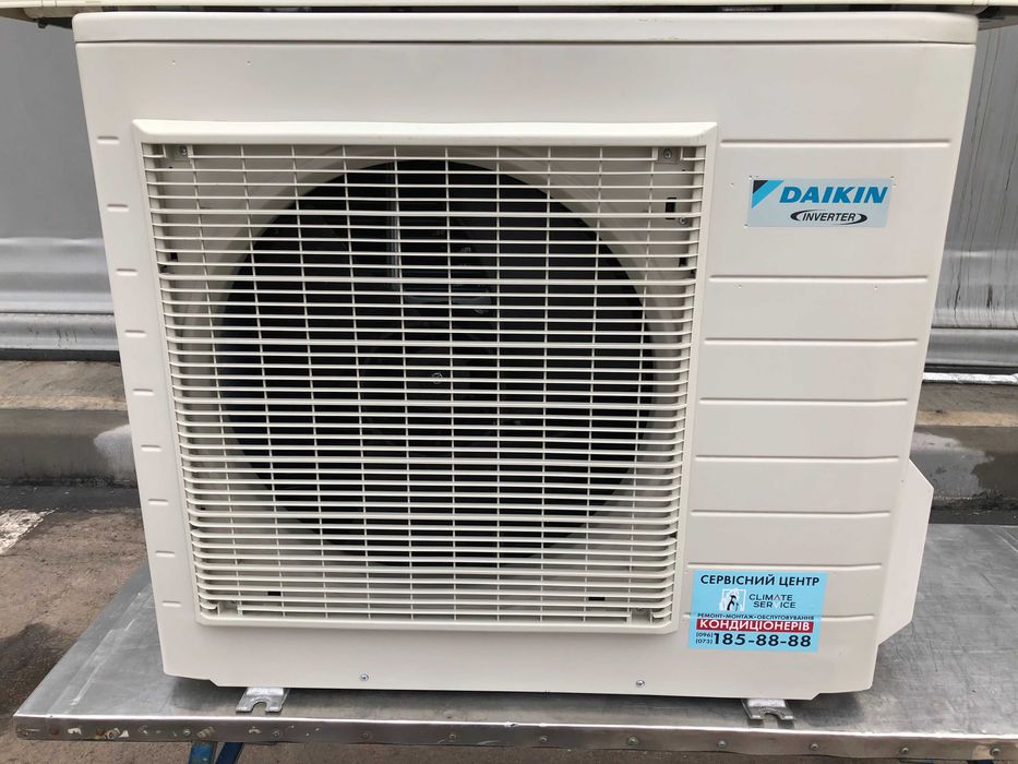 Кондиционер настенный инвертор Daikin FTXS71FV1B б/у до 80 м2 монтаж