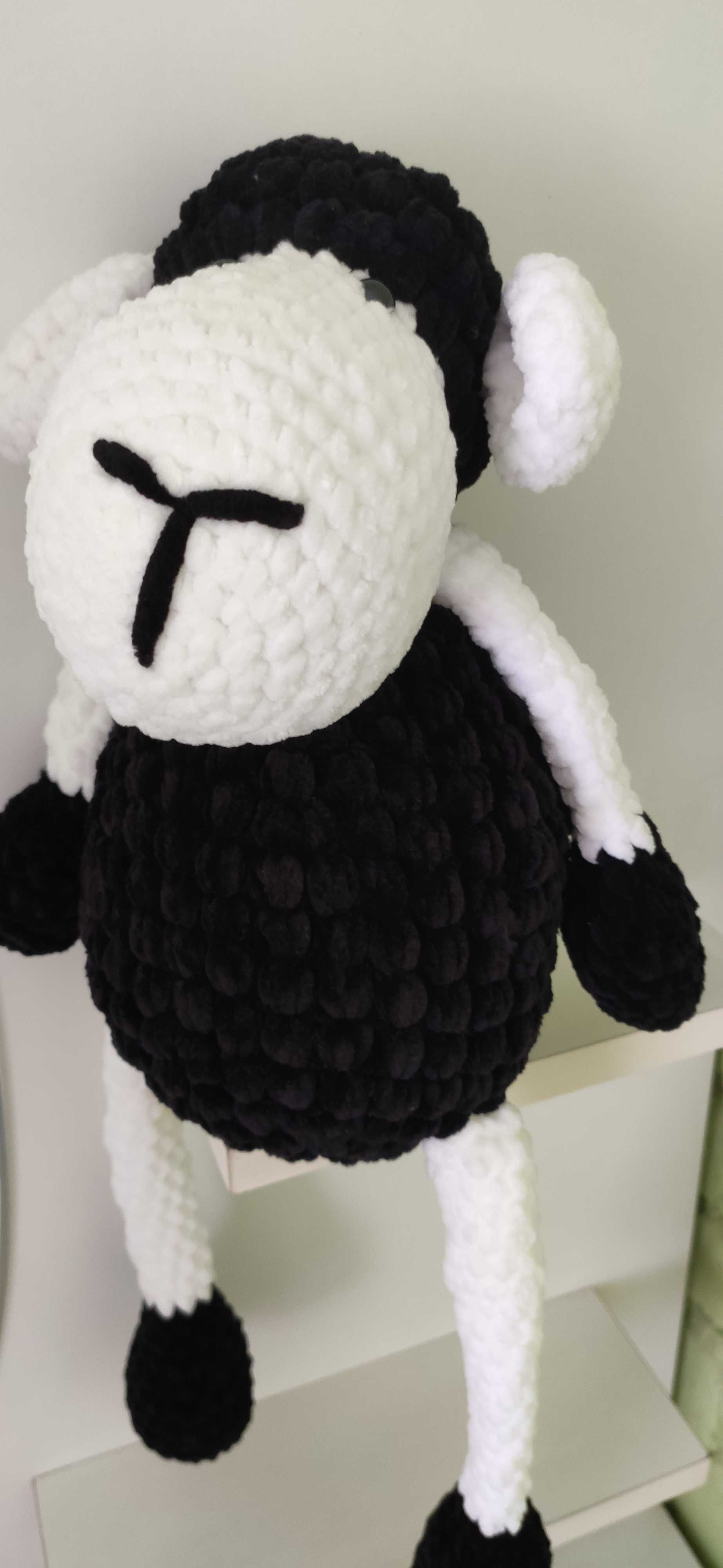 Owieczka na szydełku rękodzieło amigurumi handmade zabawka