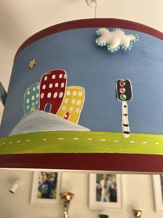 Candeeiro quarto de criança.