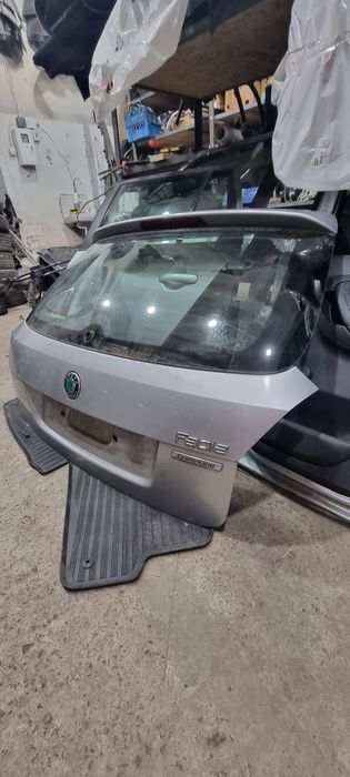 Ляда кришка багажника Skoda Fabia 2 універсал крышка Фабия