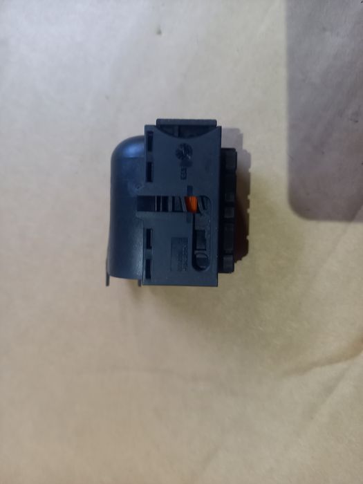 Корпус контактів 5Q0906379A VAG