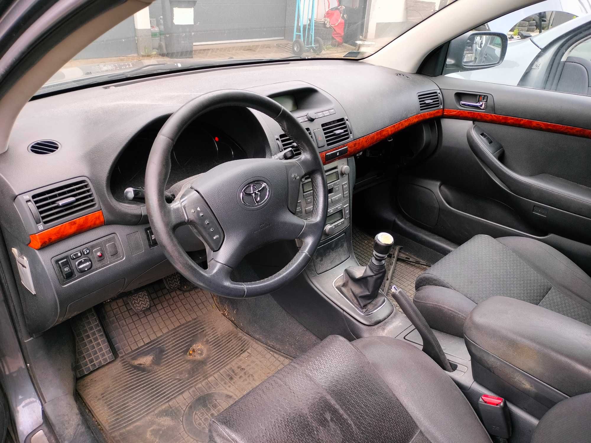 Toyota Avensis T25 Kombi Przed lift 2.2 D4D 2AD-FTV 1F6