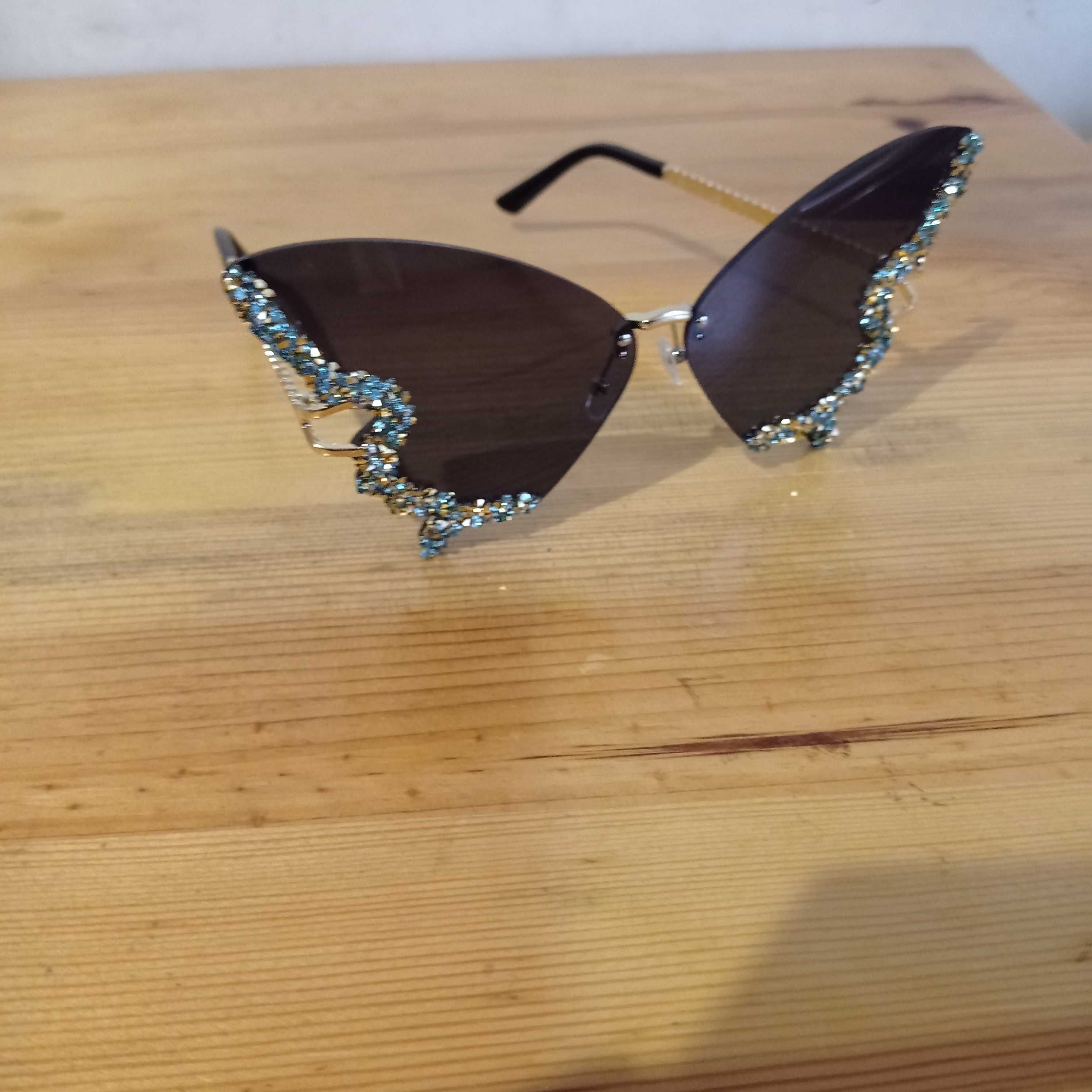 Okulary przeciw słoneczne motylki