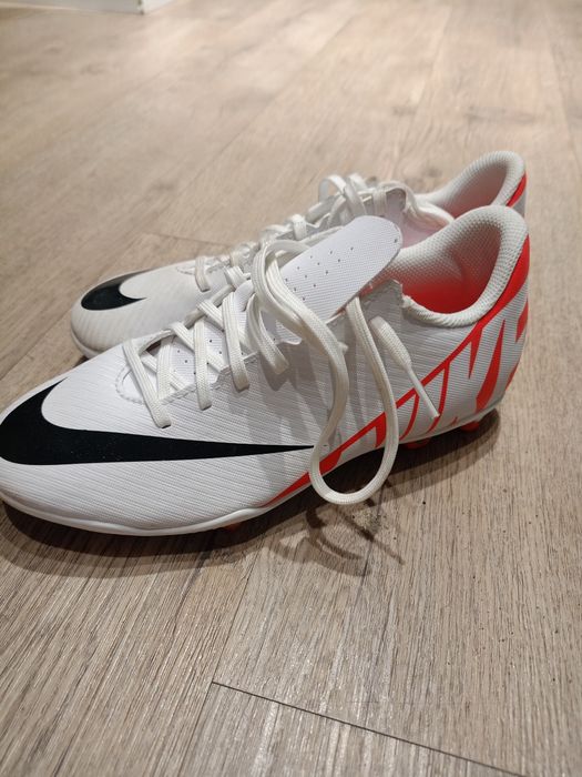 Buty Nike, korki rozm 37,5