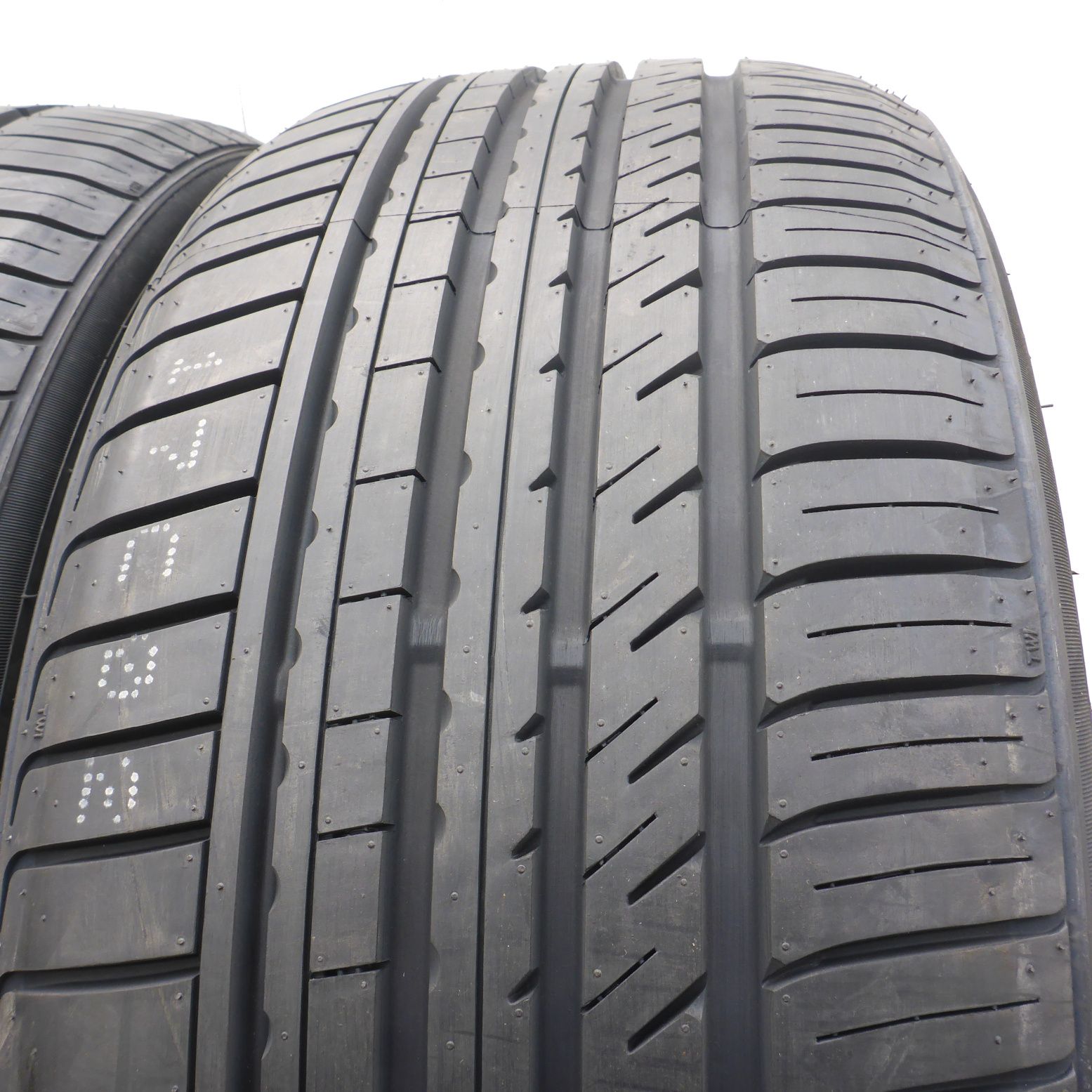 Opony 235/35/20 Kinforest 235/35R20 92Y XL KF550 Letnie 2022 Jak Nowe