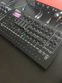 Roland sh4d groovebox