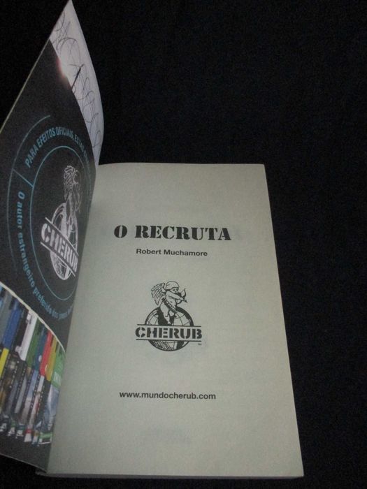 Livro O Recruta Robert Muchamore