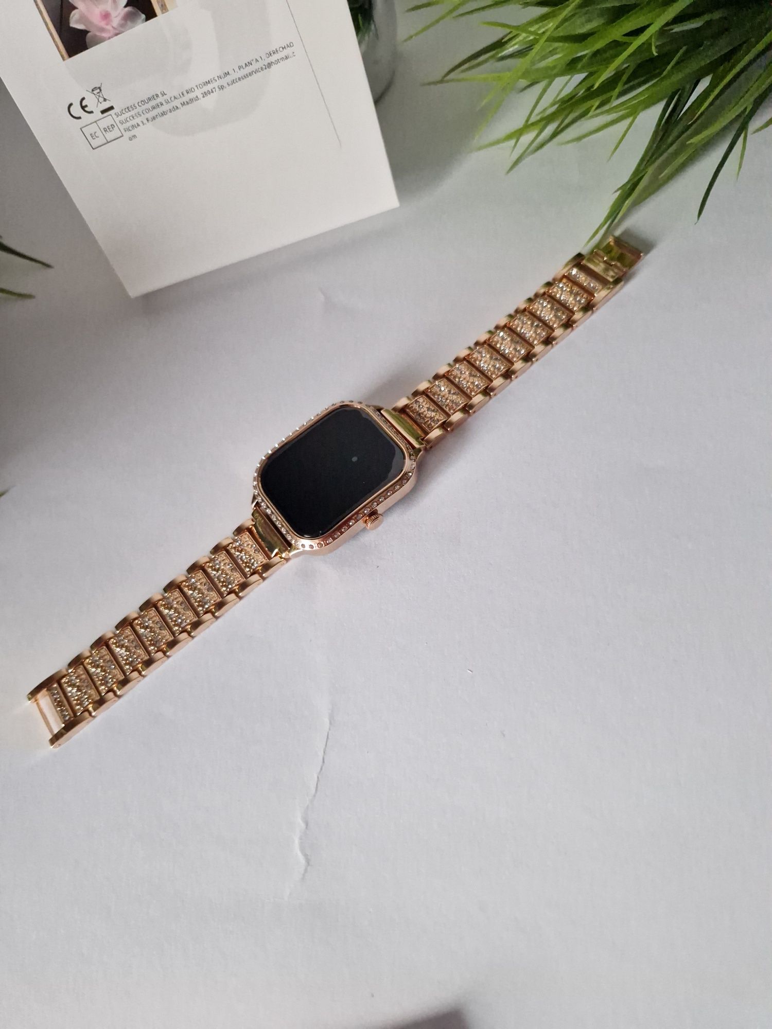 Smartwatch złoty, komplet dwa paski