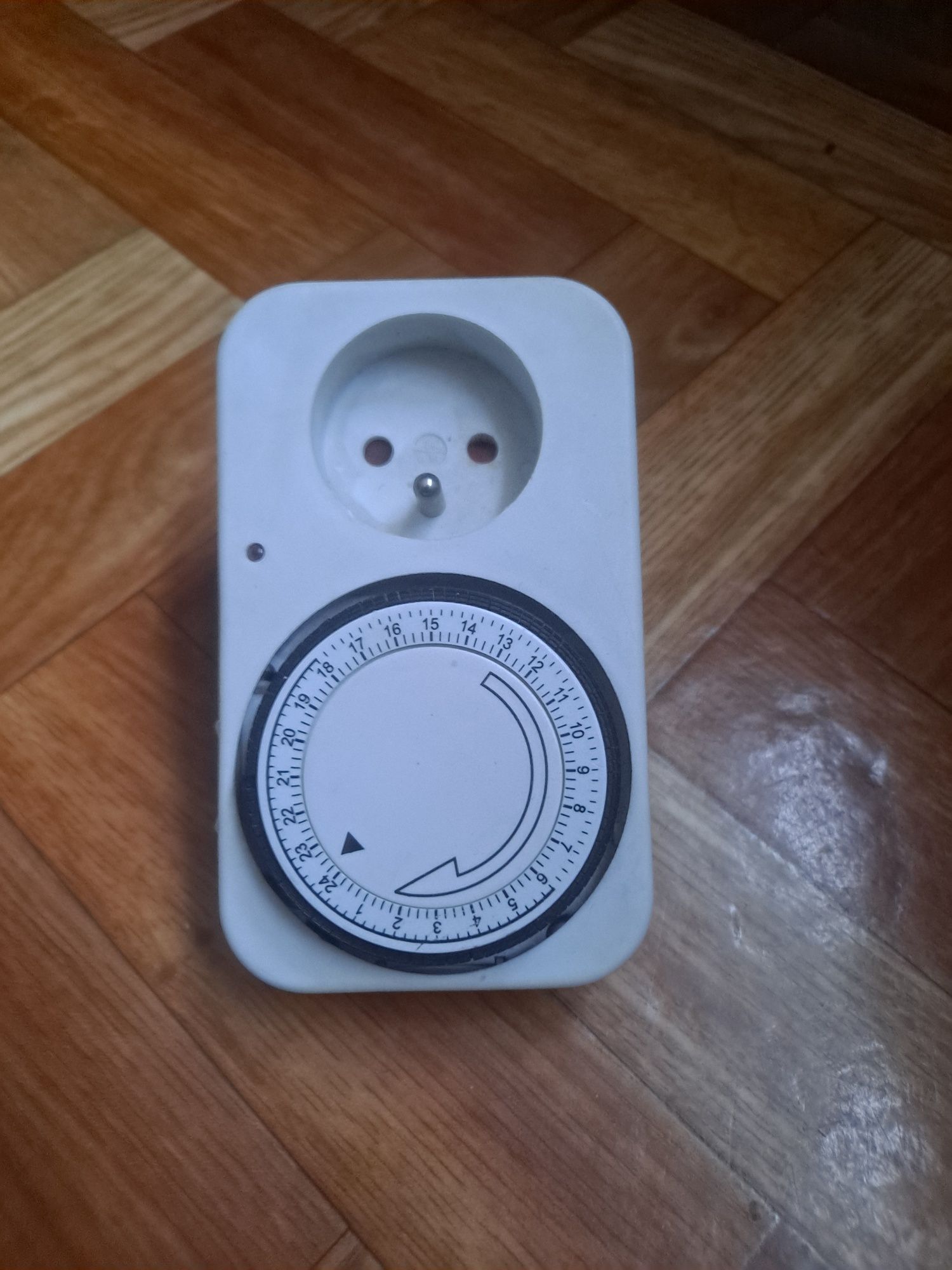 Programator czasowy analogowy