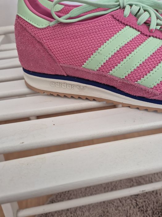 Ténis Rosa Adidas