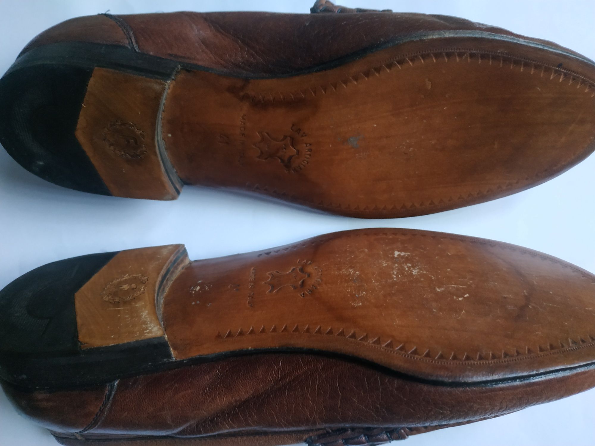 Skórzane włoskie buty wsuwane 39 nowe