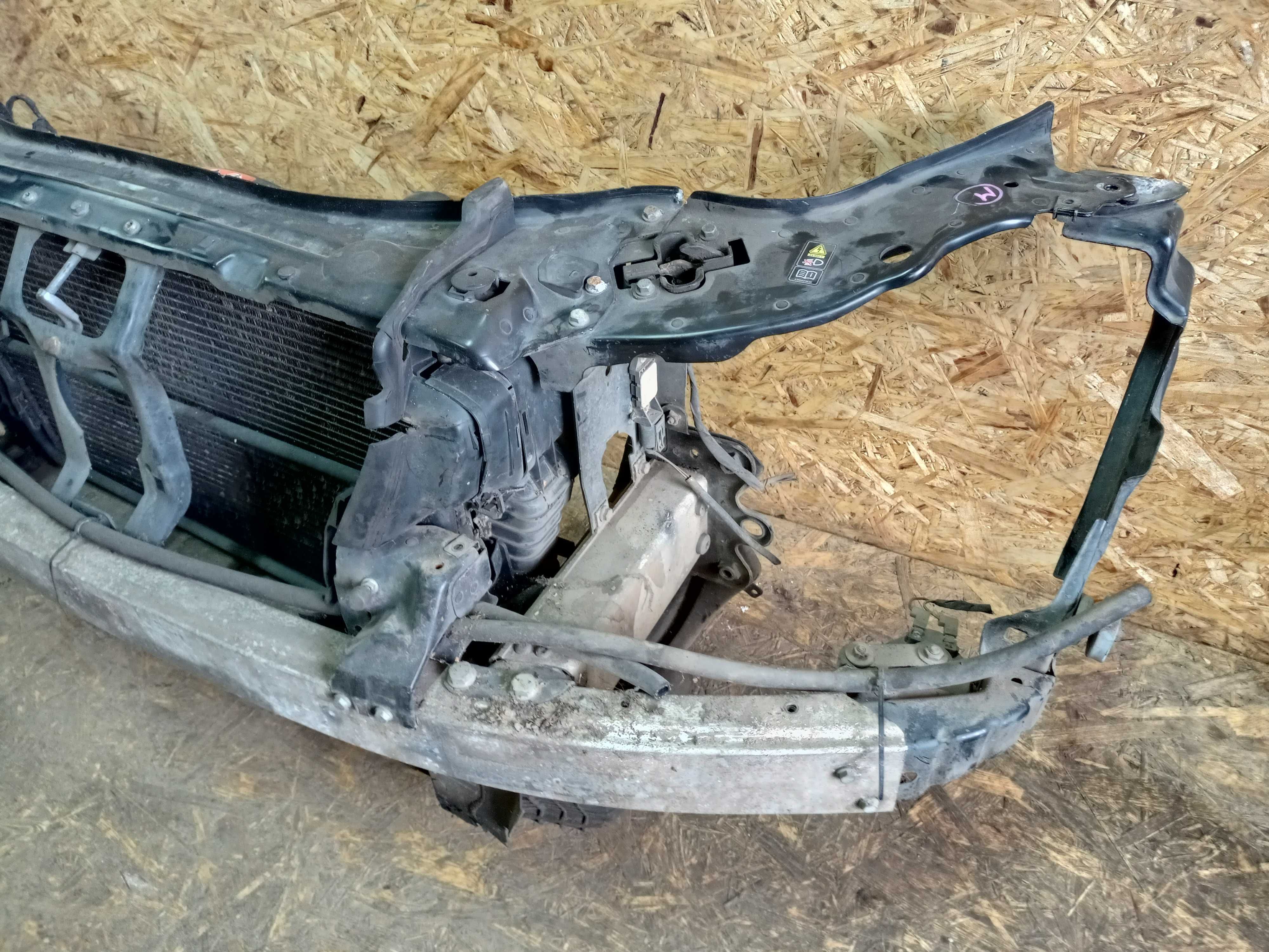 Mercedes W211 FL lift pas przedni wzmocnienie oryginał chłodnice CDI