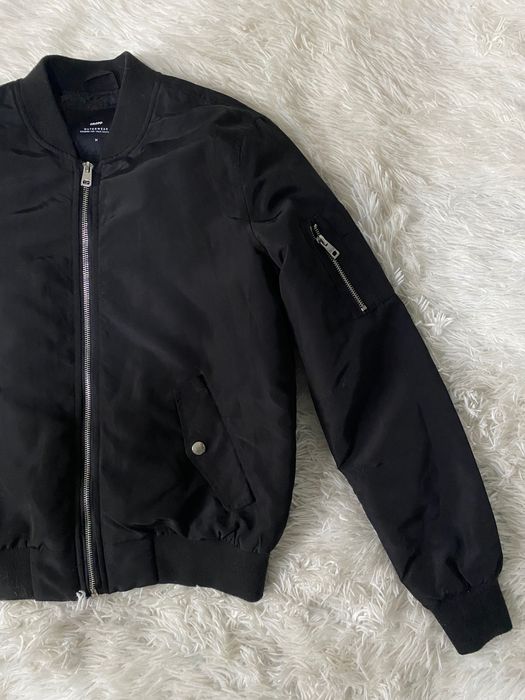 Чорний бомбер Cropp