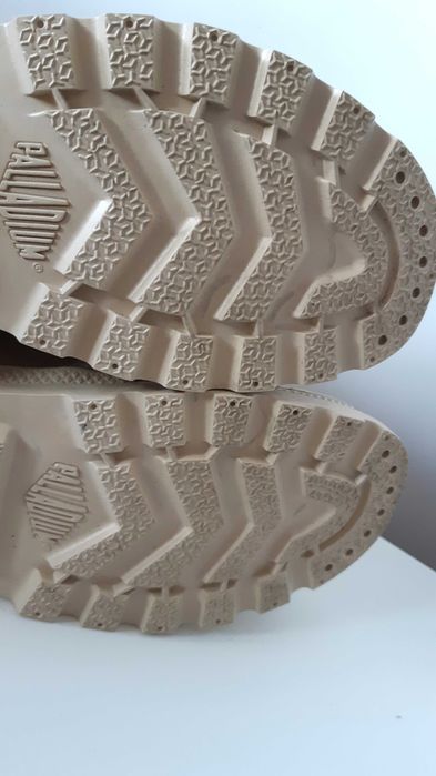 Palladium Pampa Hi Originale piaskowe rozmiar 38