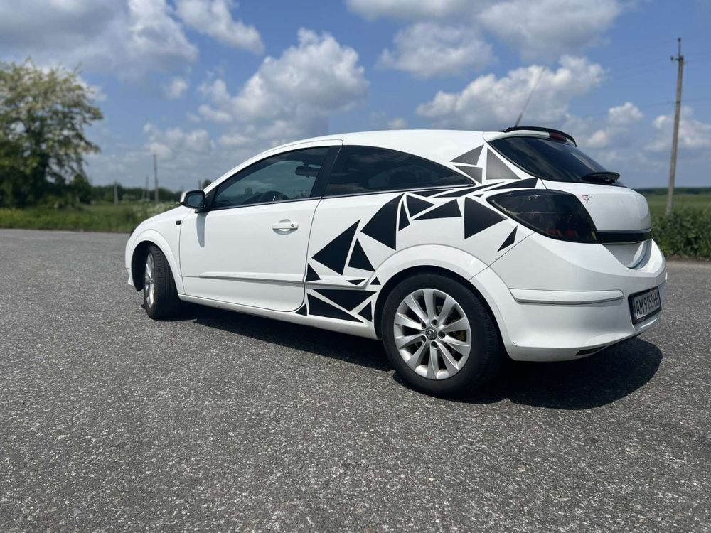 Opel Astra H, GTC , 2009