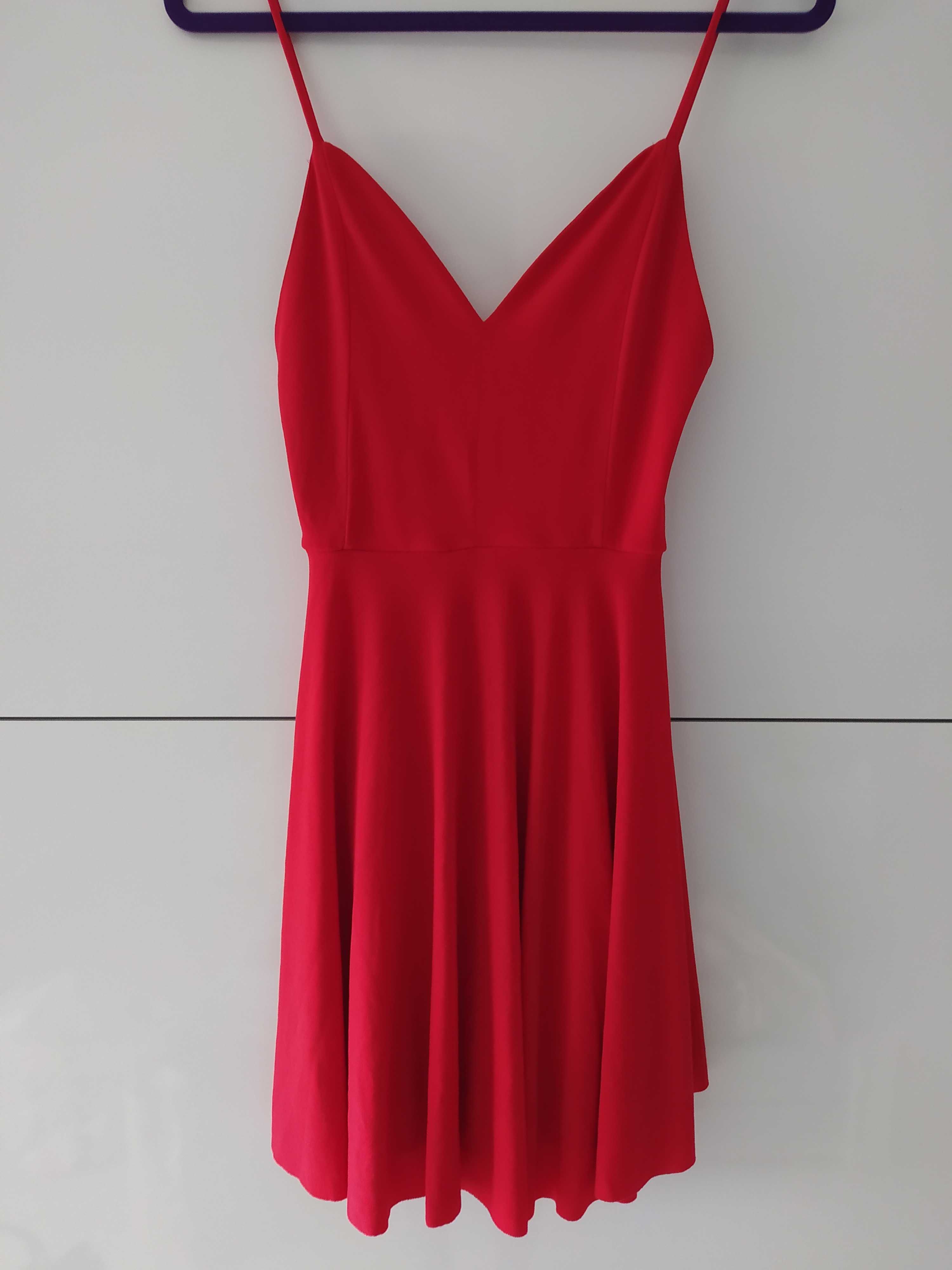 sukienka S 36 czerwona stan idealny odkryte plecy