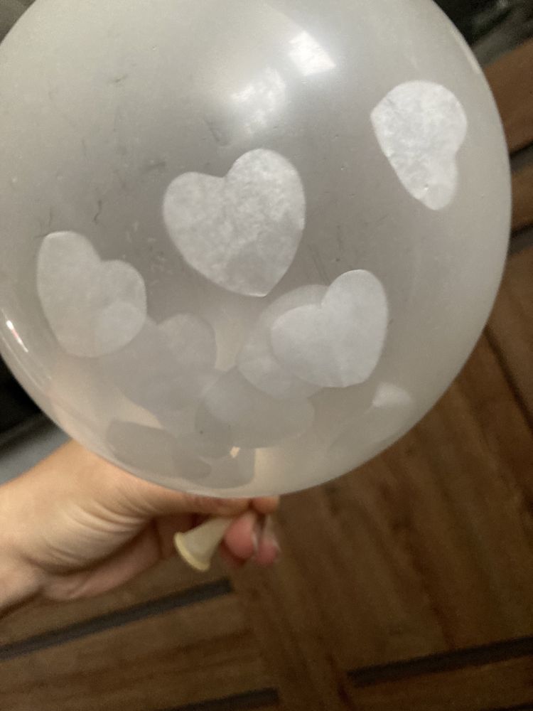 Przezroczyste balony z konfetti serduszka 12 sztuk NOWE