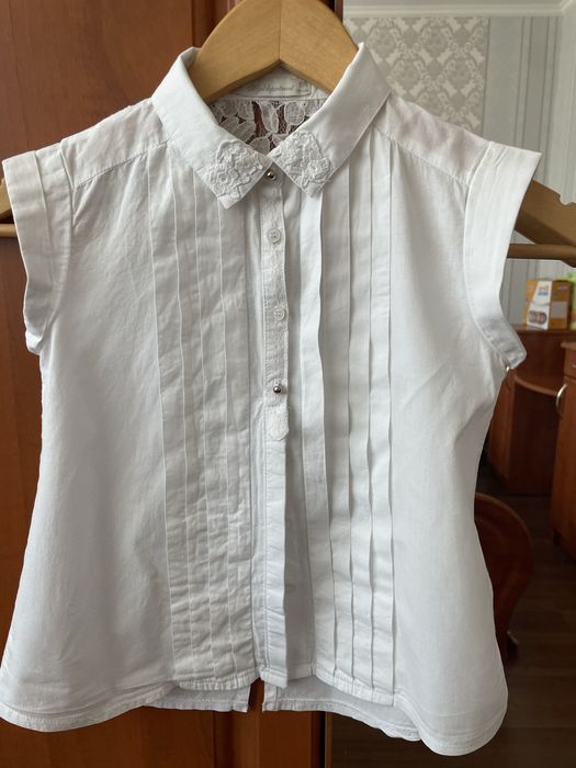 Шкільна блузка на дівчинку, розмір 116-128