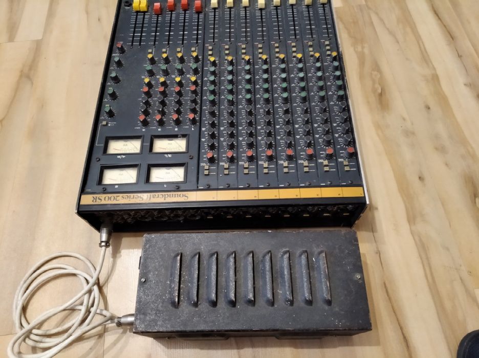 Микшерный пульт soundcraft 200SR (раритет)