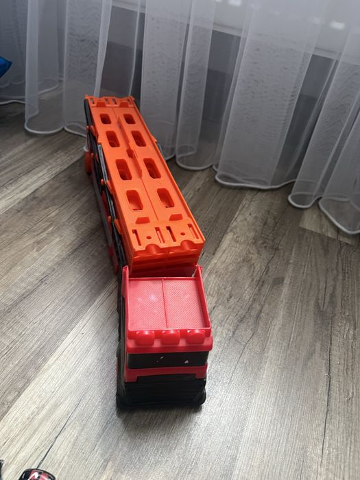 Фура HotWheels + машинки 34шт.
